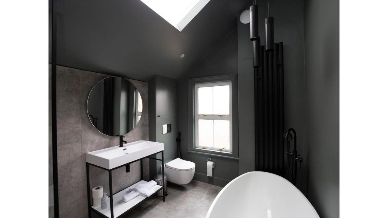 Pass The Keys Stunning, Brand New 3Br Home - Central Oxford Extérieur photo