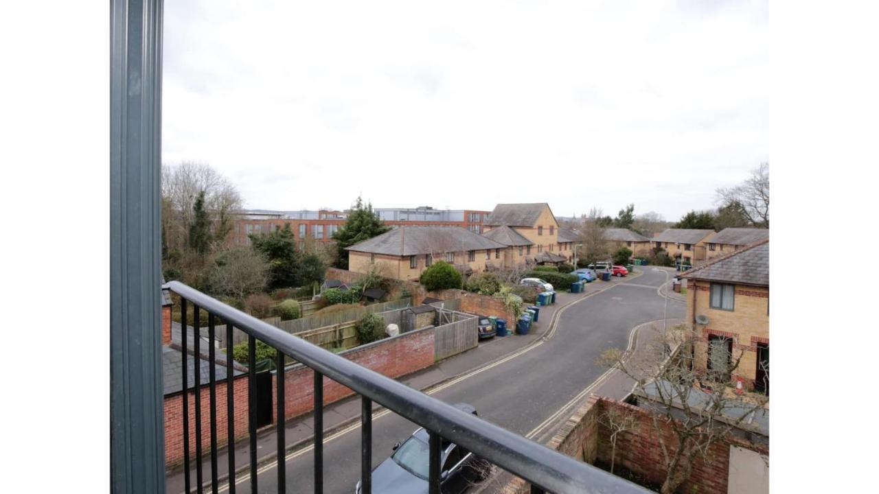 Pass The Keys Stunning, Brand New 3Br Home - Central Oxford Extérieur photo